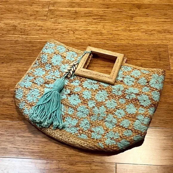 Twigs & Arrow Handmade Jute Hand Painted Oversized Boho Tote Bag w/ Wood Handle - Picture 1 of 10